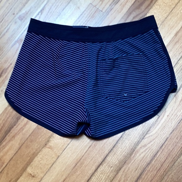 Carve Designs Breakers Blue Striped Board Shorts Women's Size 6 - Picture 4 of 8